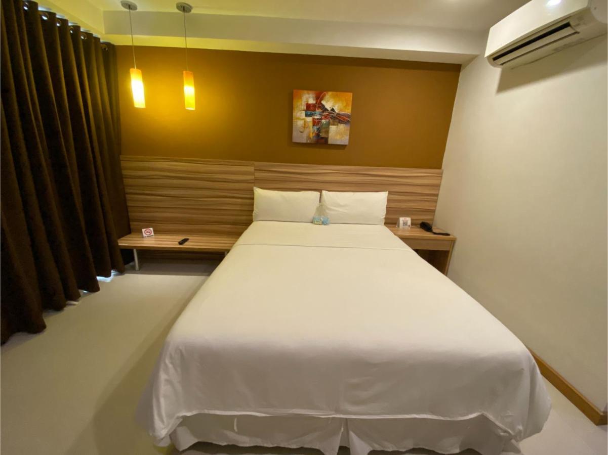 Capital O 820 Guijo Suites Makati Manila Zewnętrze zdjęcie