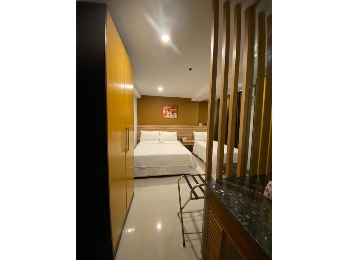 Capital O 820 Guijo Suites Makati Manila Zewnętrze zdjęcie