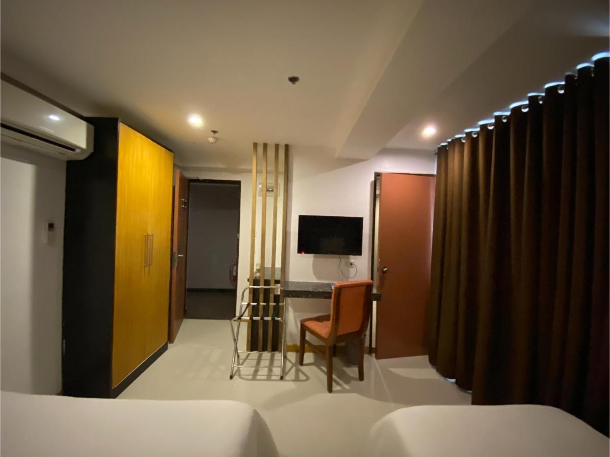 Capital O 820 Guijo Suites Makati Manila Zewnętrze zdjęcie