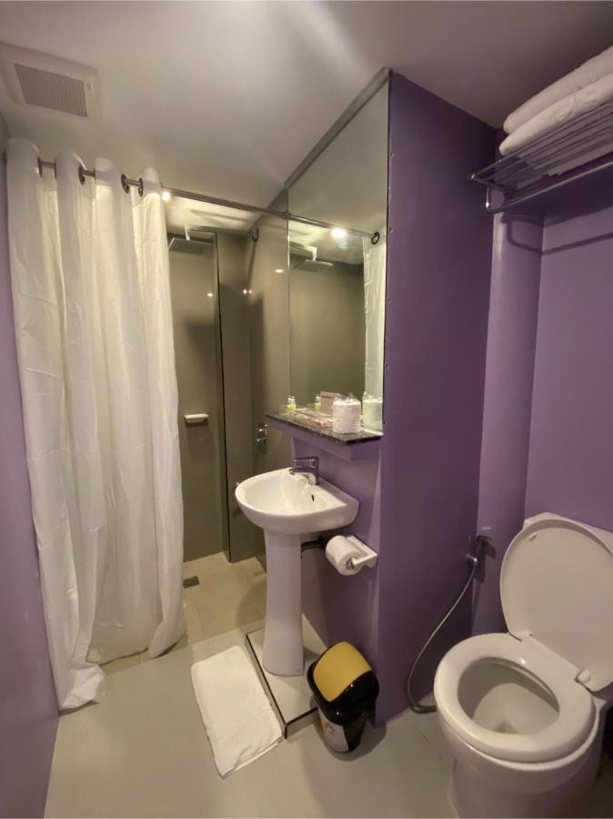 Capital O 820 Guijo Suites Makati Manila Zewnętrze zdjęcie