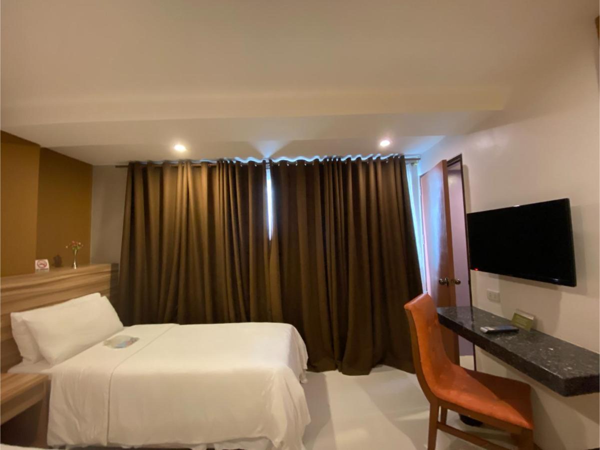 Capital O 820 Guijo Suites Makati Manila Zewnętrze zdjęcie
