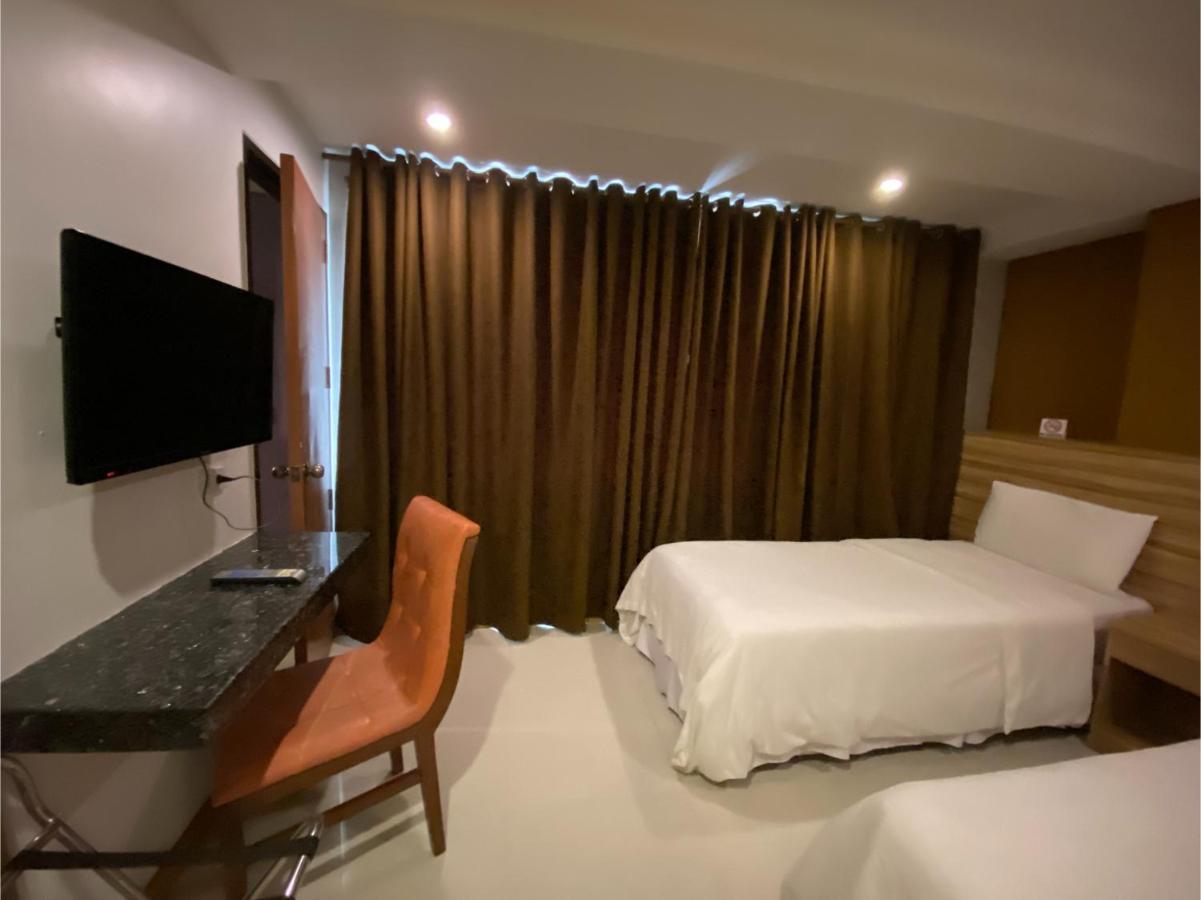 Capital O 820 Guijo Suites Makati Manila Zewnętrze zdjęcie