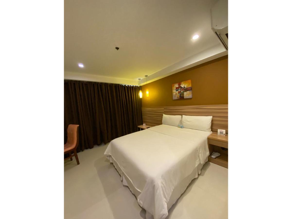 Capital O 820 Guijo Suites Makati Manila Zewnętrze zdjęcie