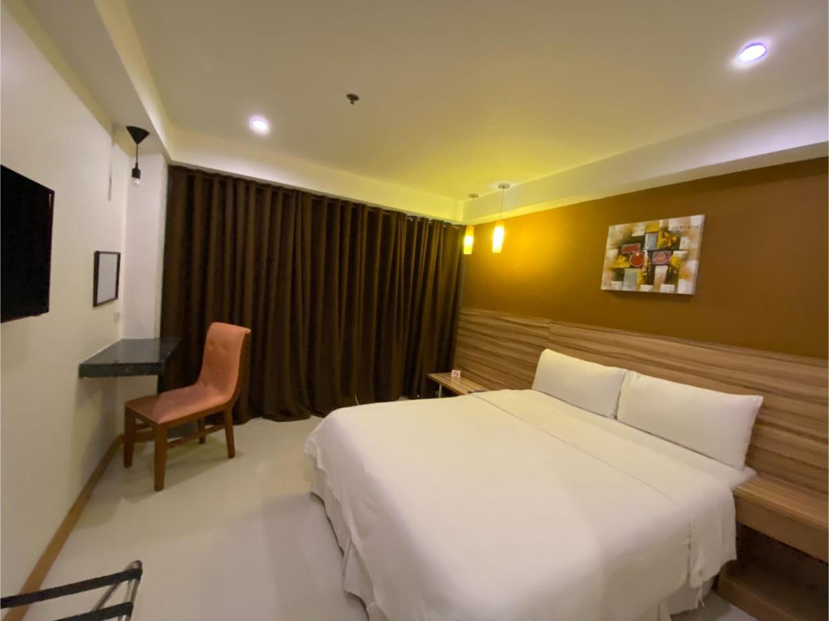 Capital O 820 Guijo Suites Makati Manila Zewnętrze zdjęcie